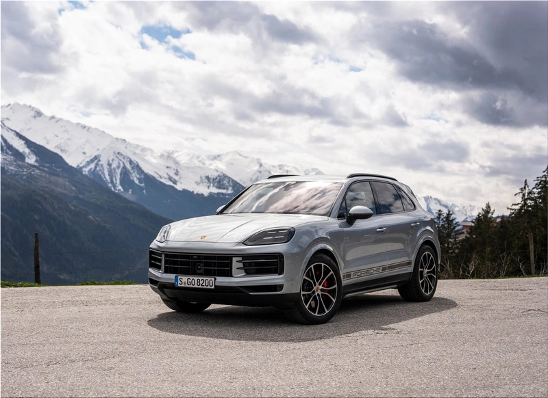 2024 Porsche Cayenne S