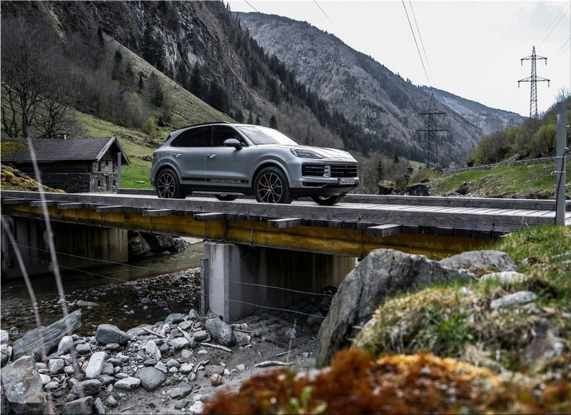 2024 Porsche Cayenne S