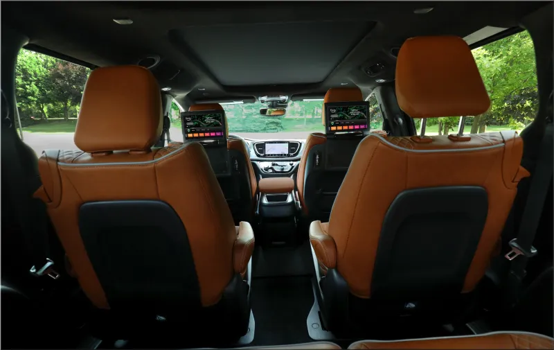 2025 Chrysler Pacifica Hybrid
