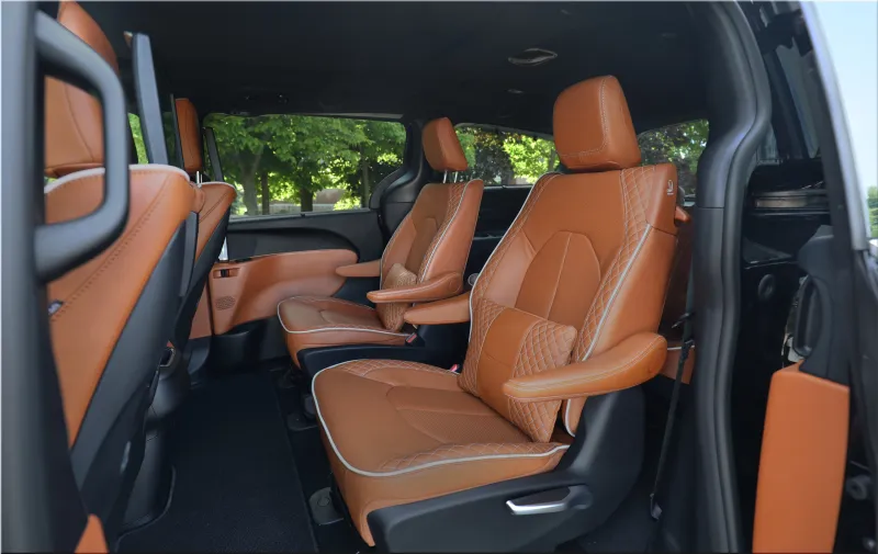 2025 Chrysler Pacifica Hybrid