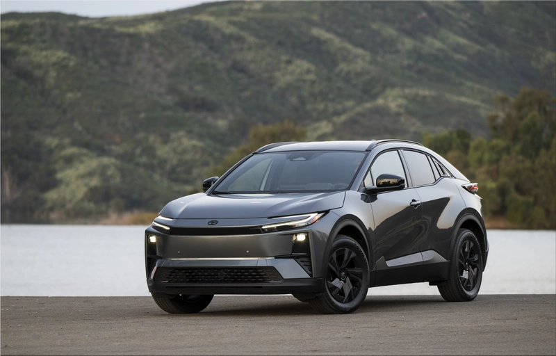 2027 Toyota C-HR AWD