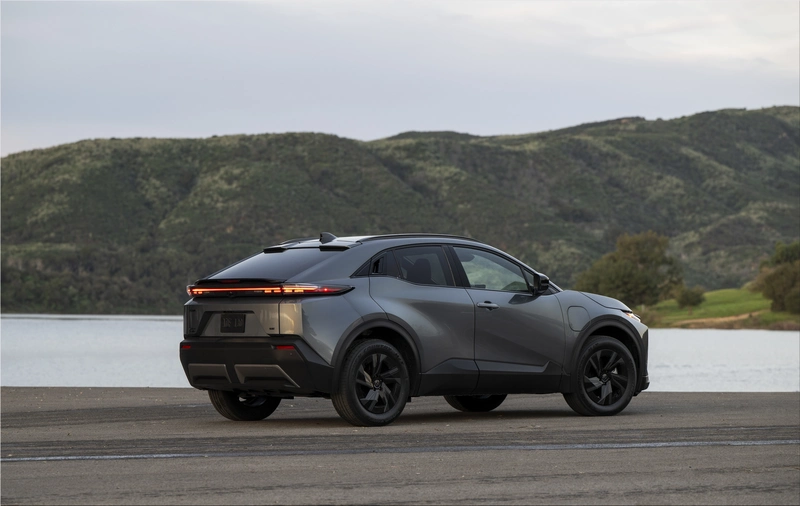 2027 Toyota C-HR AWD