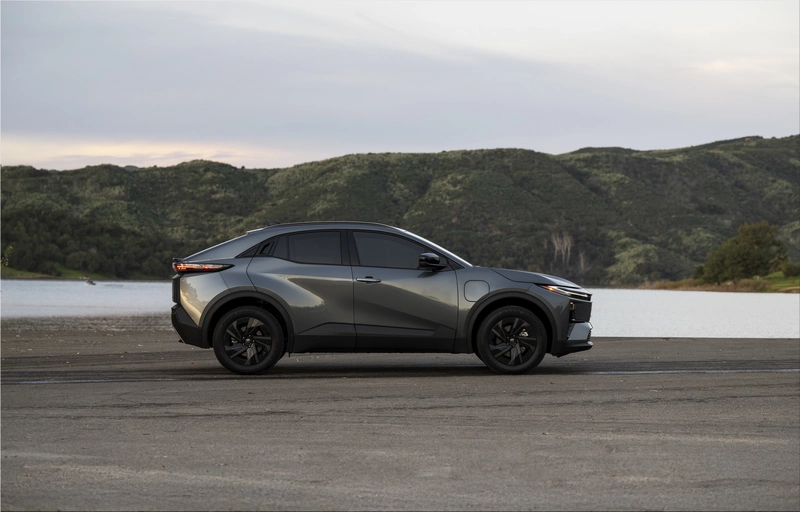 2027 Toyota C-HR AWD