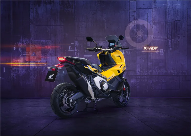 25YM Honda X-ADV