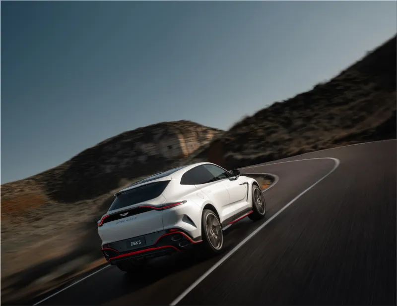 Aston Martin DBX S