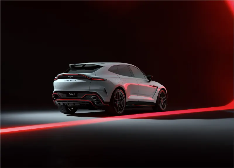 Aston Martin DBX S