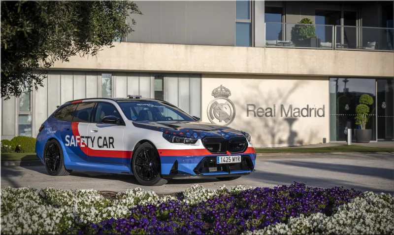 BMW M5 Touring Safety Car