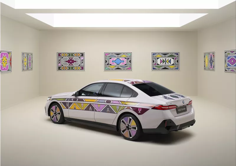 BMW i5 Flow NOSTOKANA