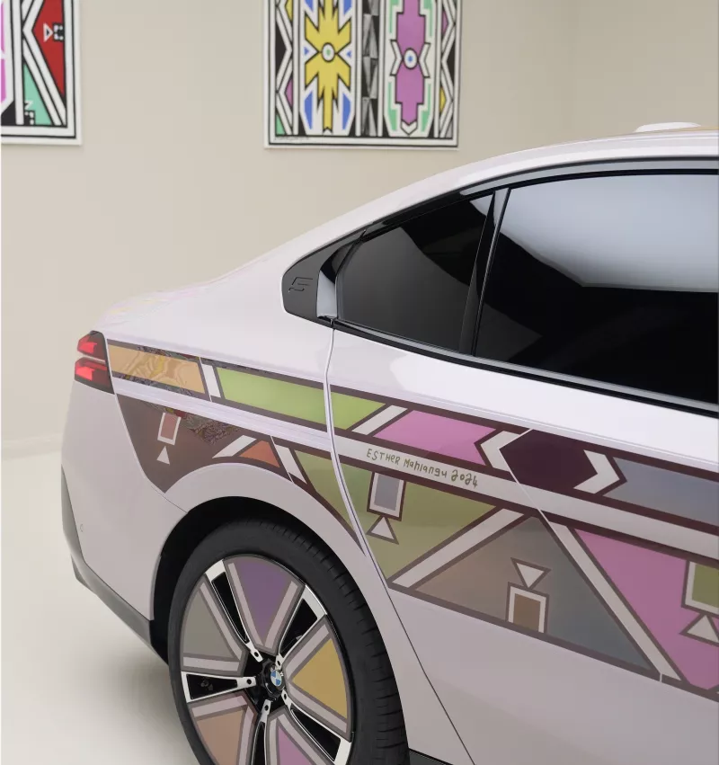 BMW i5 Flow NOSTOKANA