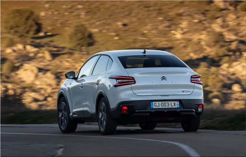 Citroen C4 X Hybrid 136