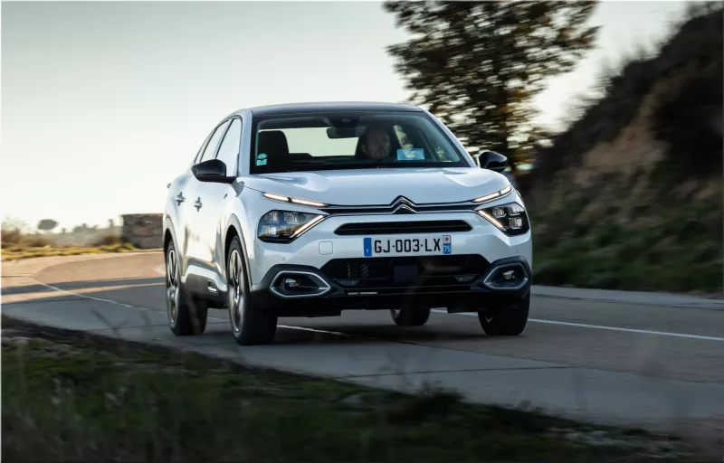Citroen C4 X Hybrid 136