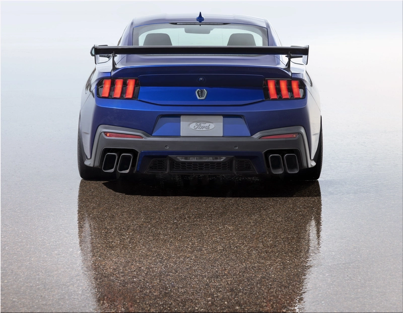 Ford Mustang Dark Horse SC 2026