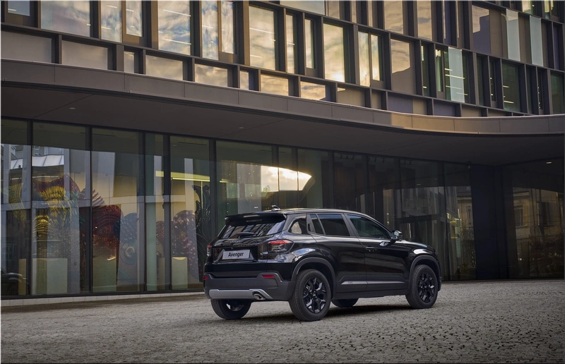 Jeep Avenger Black Edition