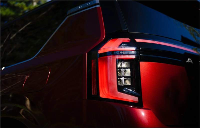Nissan Armada Platinum