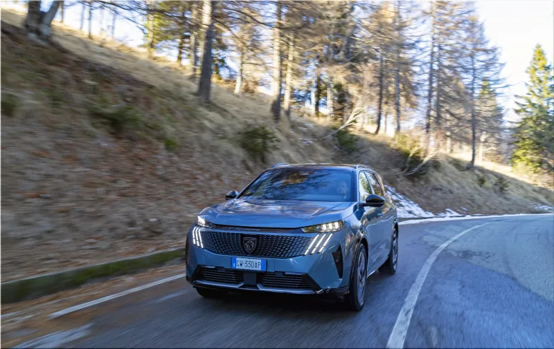 Peugeot E-5008