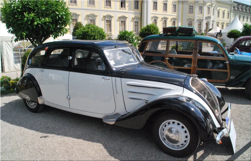 Peugeot 402