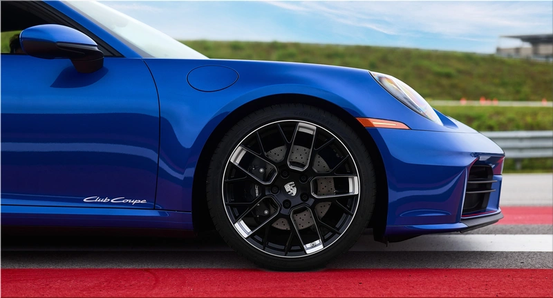 Porsche 911 Club Coupe 2026