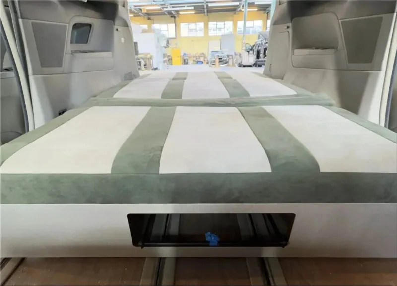 Toyota Estima Hybrid Eco Escape camper