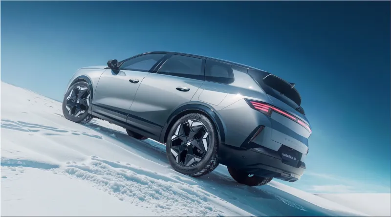 Vauxhall Grandland Electric AWD