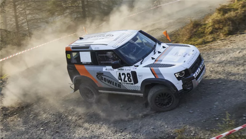 Defender Bowler rally car