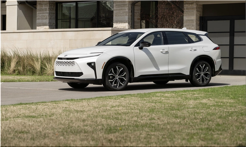2027 Toyota Crown Signia