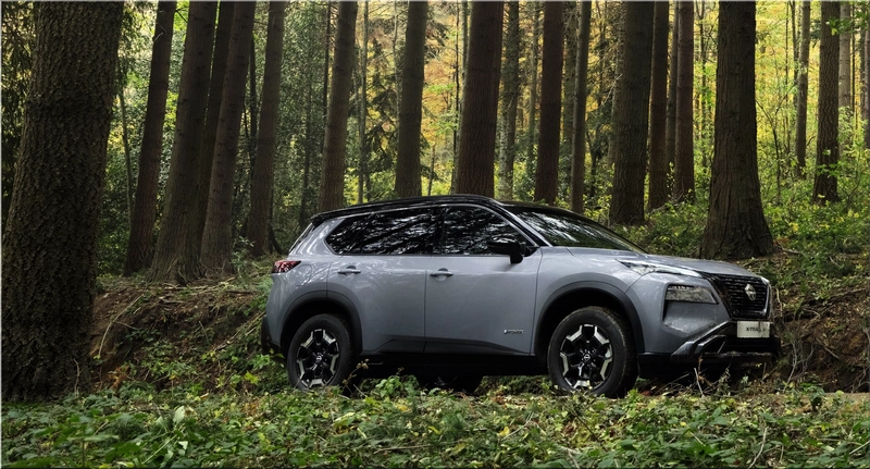 Nissan X-Trail hybrid SUV