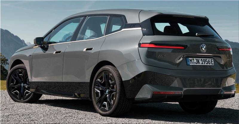 BMW iX
