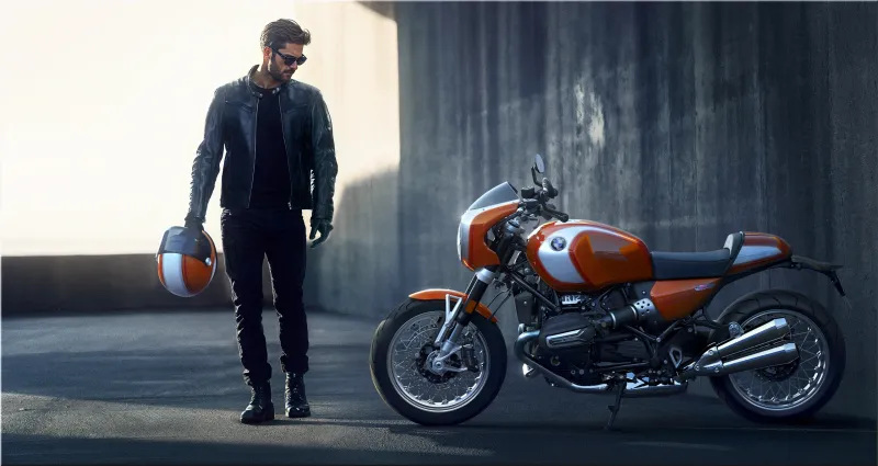 BMW R 12 S bike