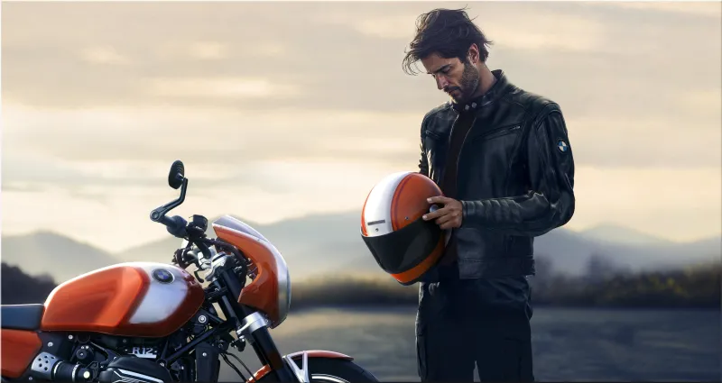 BMW R 12 S bike