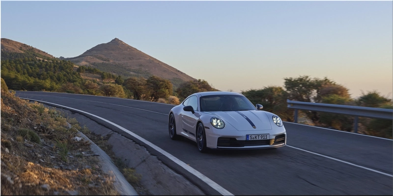 2025 Porsche 911 Carrera T