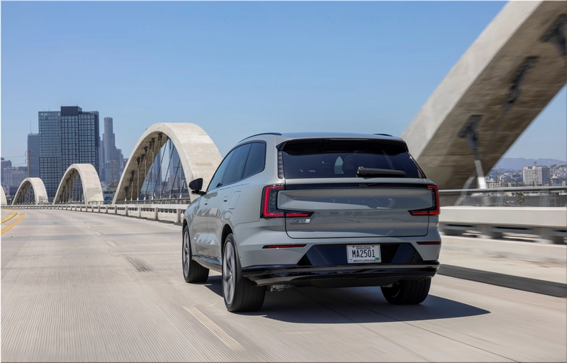 Volvo EX90
