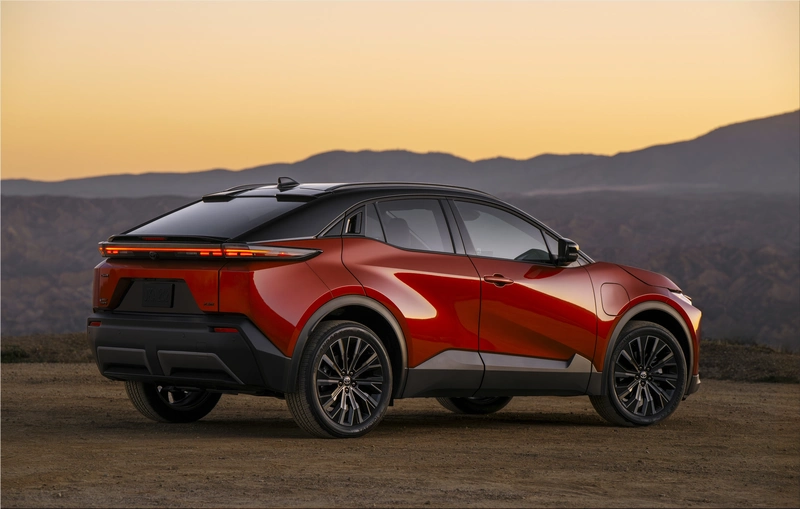 2027 Toyota C-HR AWD