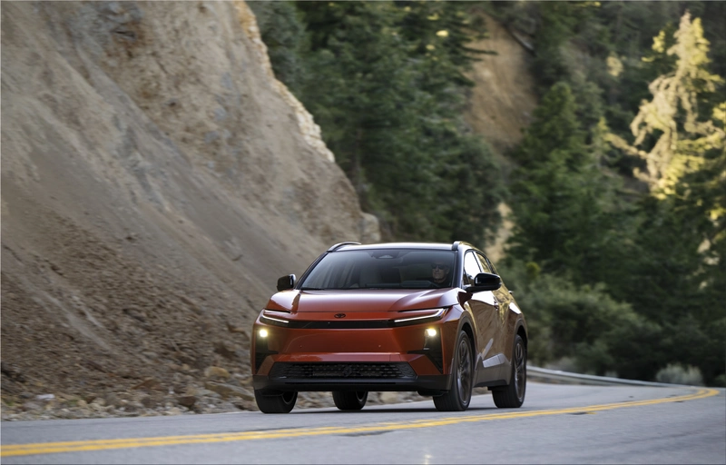 2027 Toyota C-HR AWD