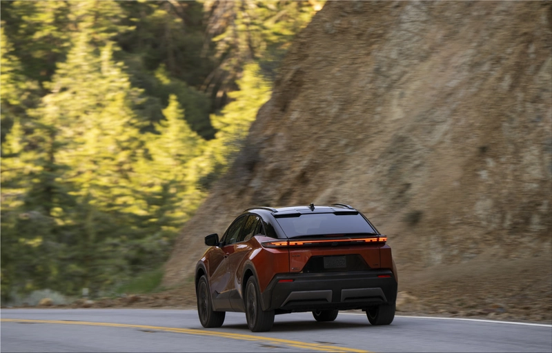 2027 Toyota C-HR AWD