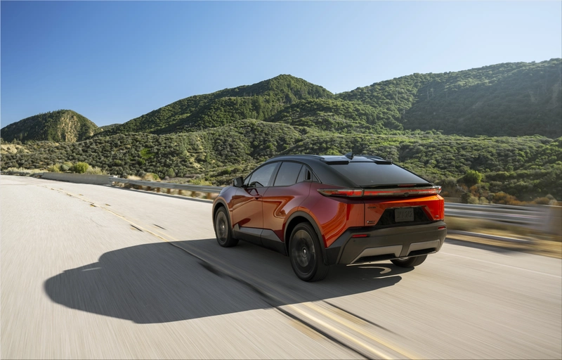 2027 Toyota C-HR AWD