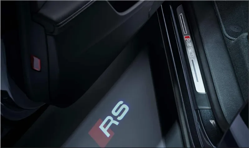 2025 Audi RS Q8 Performance