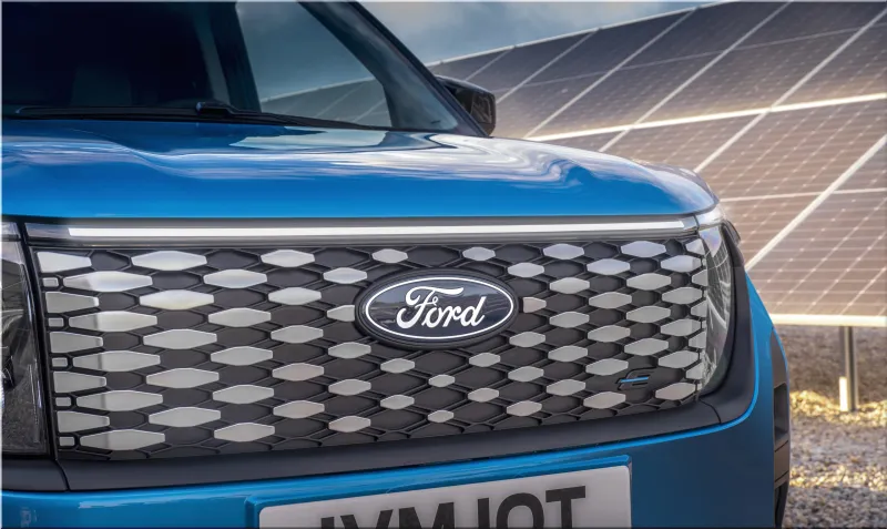 Ford E-Transit Courier