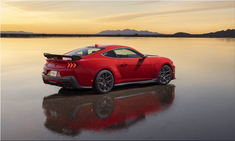 Ford Mustang Dark Horse SC 2026