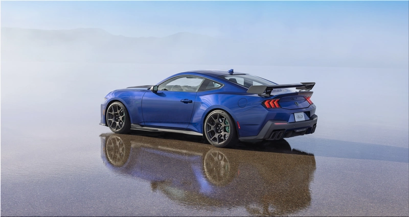 Ford Mustang Dark Horse SC 2026