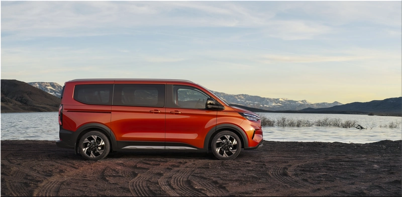 2024 Ford Tourneo Custom