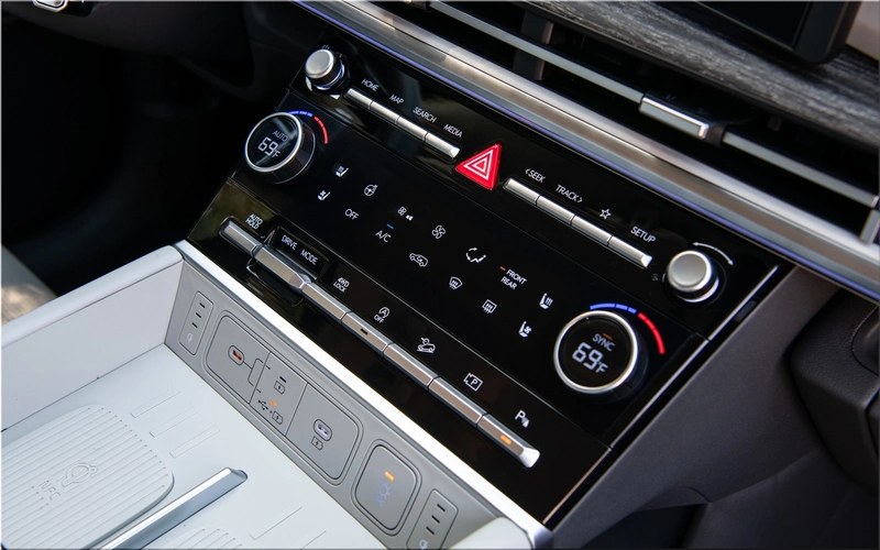 Hyundai Santa Fe Hybrid