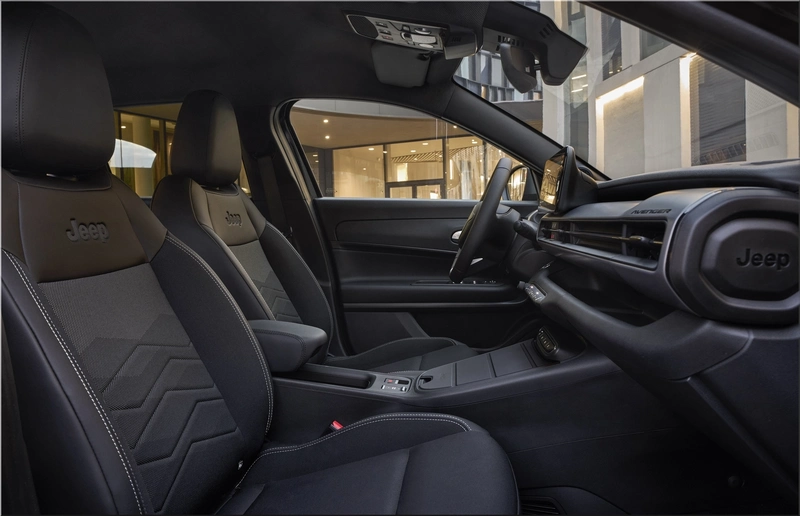 Jeep Avenger Black Edition