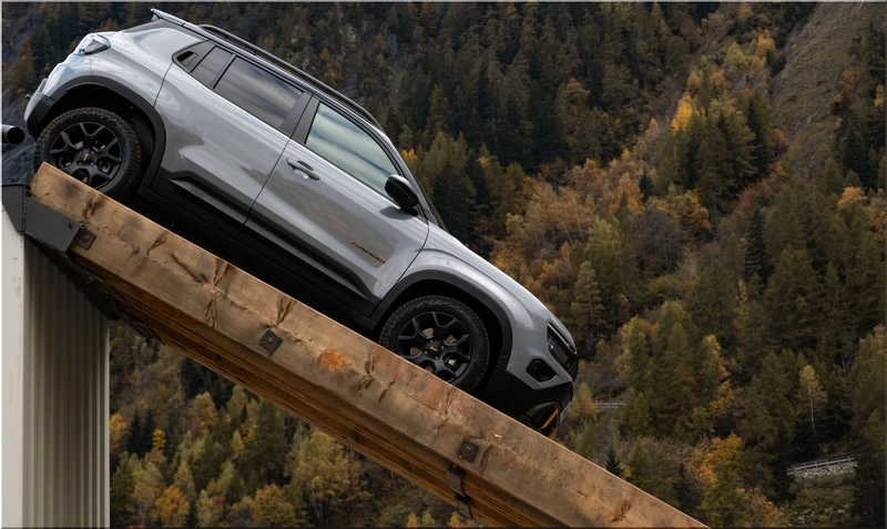 Jeep Avenger North Face Edition