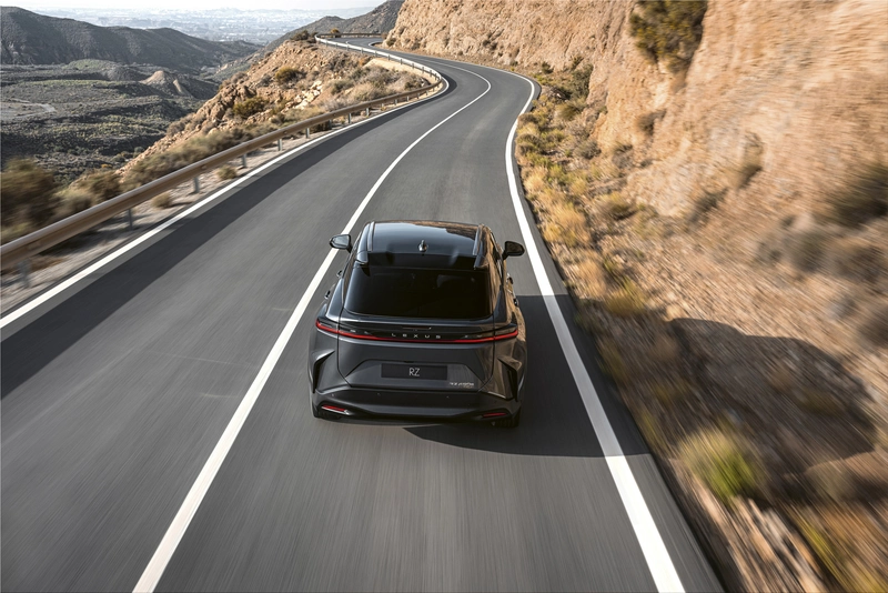 Lexus RZ 450e