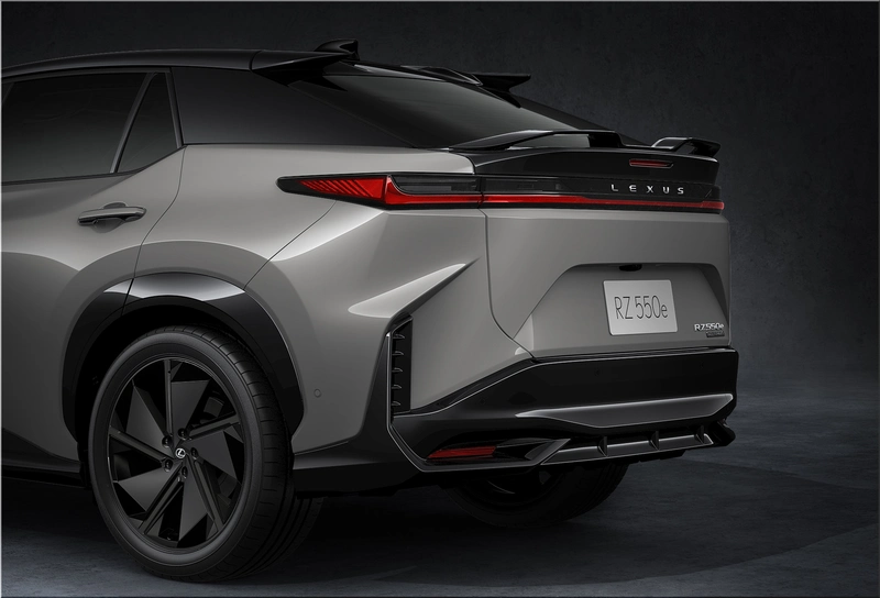 Lexus RZ 550e