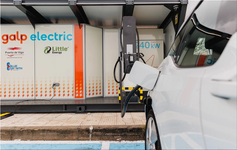 Nissan LEAF batteries
