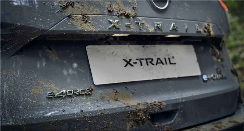 Nissan X-Trail hybrid SUV