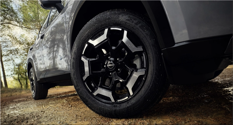 Nissan X-Trail hybrid SUV