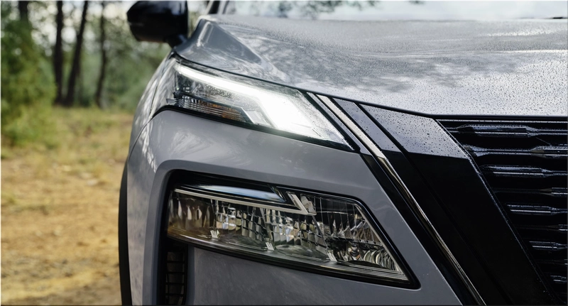 Nissan X-Trail hybrid SUV