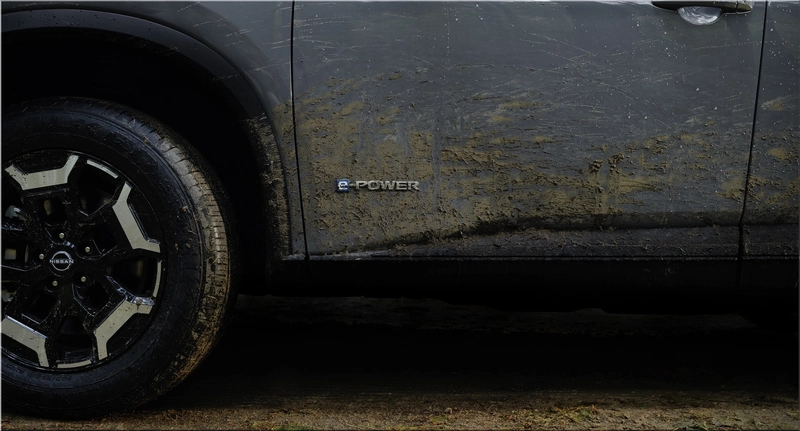Nissan X-Trail hybrid SUV